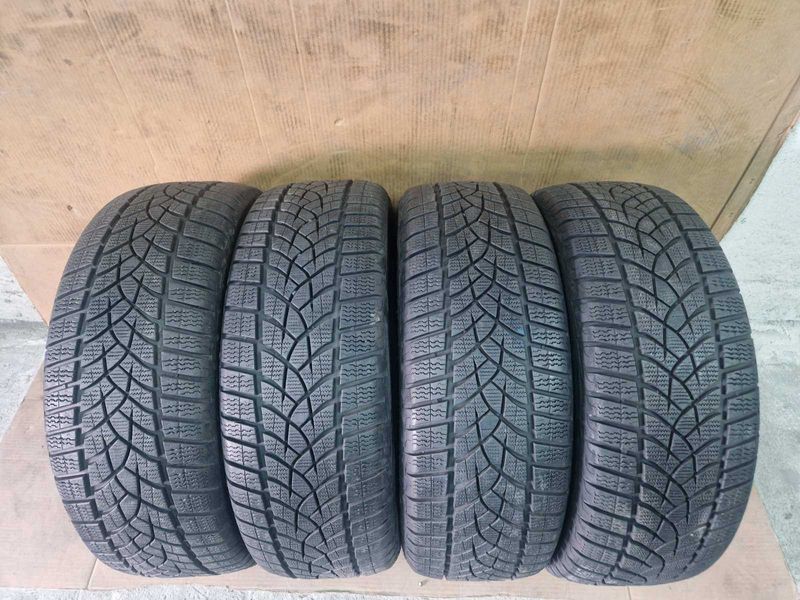 4 Bridgestone R18 235/55
зимни гуми DOT3720