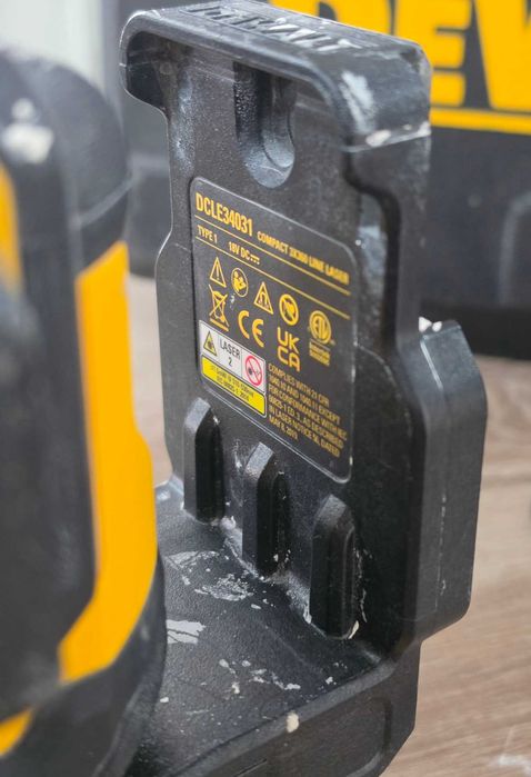 Лазерен нивелир DeWalt DCLE34031D1