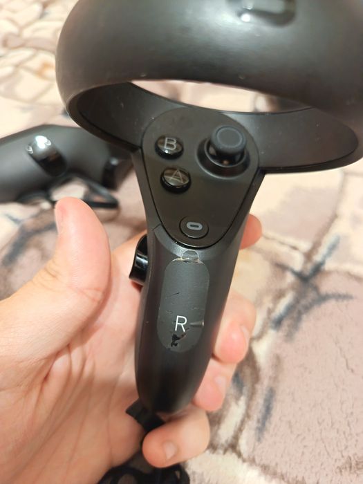 Vând Oculus quest 1