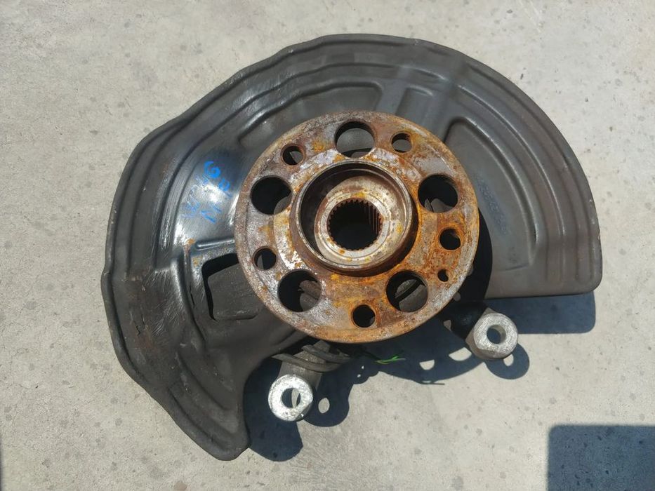 fuzeta dreapta fata  mercedes b-class w246  a2464210820