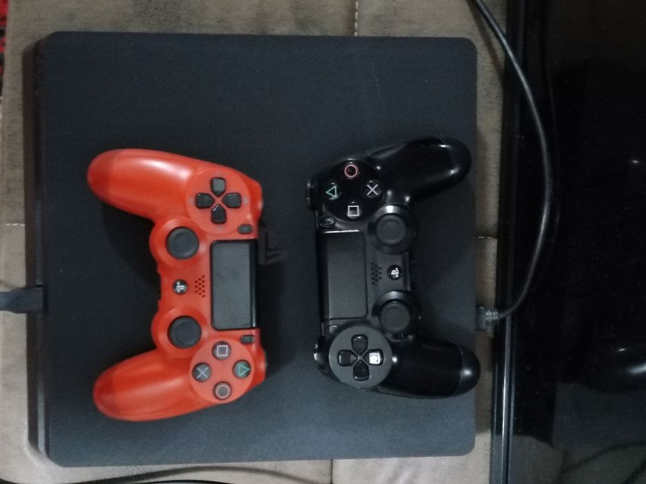 Playstation 4 slim