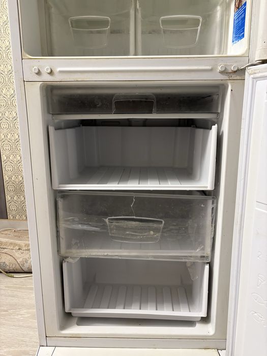 Холодильник Indesit
