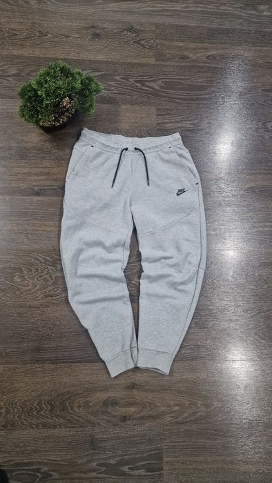 Pantaloni de trening Nike Tech