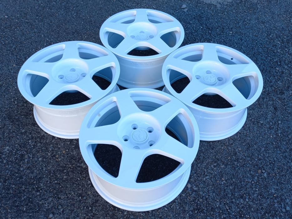 17.5x114.3 Fifteen 52 Pure White 8.0ж ет40 Honda Toyota Mitsubushi Sub
