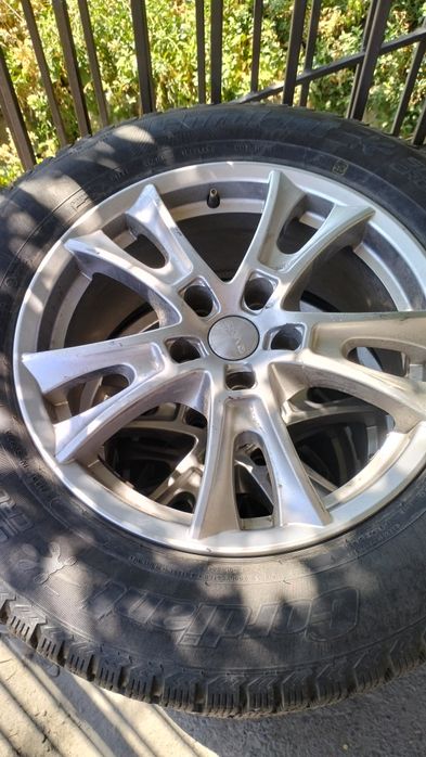 Продам зимние шины с дисками