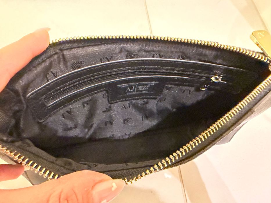 Черна чанта Armani Jeans