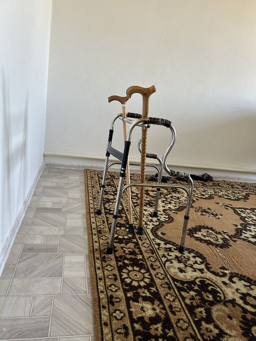 Ходунки для взрослых, костыль