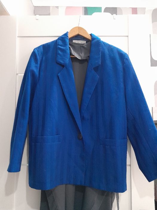 Пиджак ,костюмы,платья