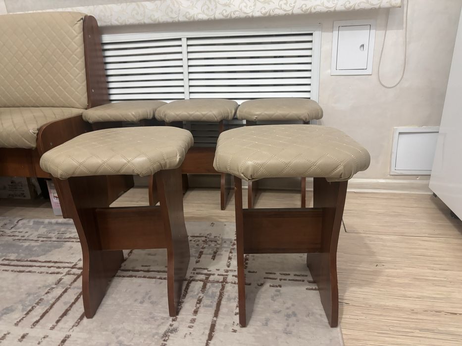 Продам стулья для кухни
