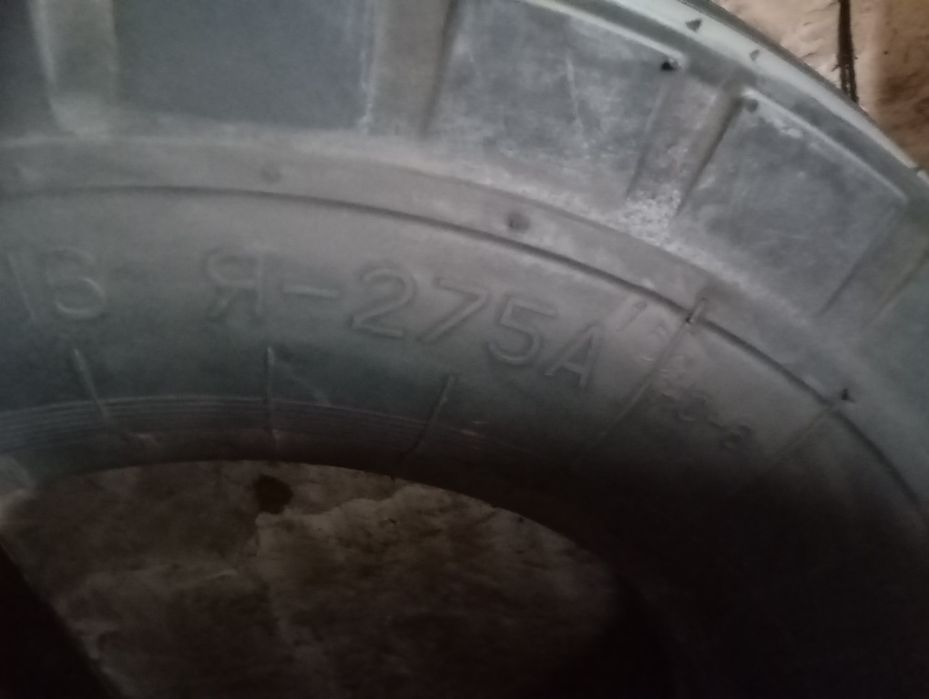 Продам резину на трактор