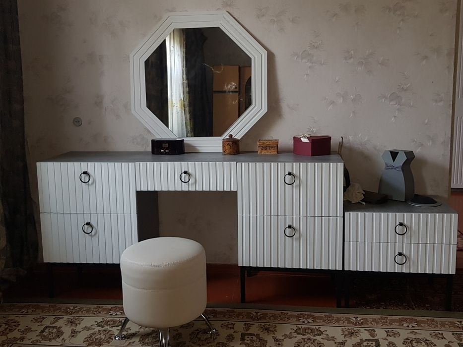 Спальный  гарнитур новый