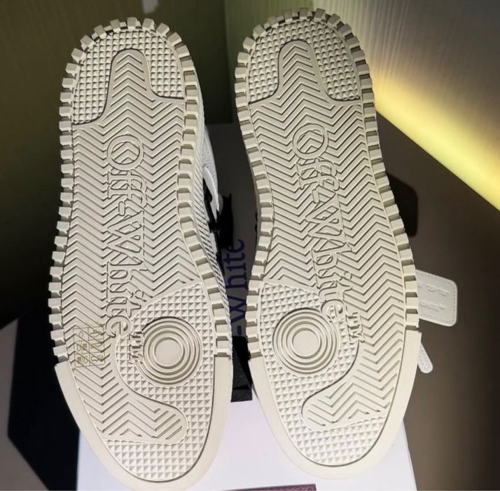 Adidasi off white court 3.0