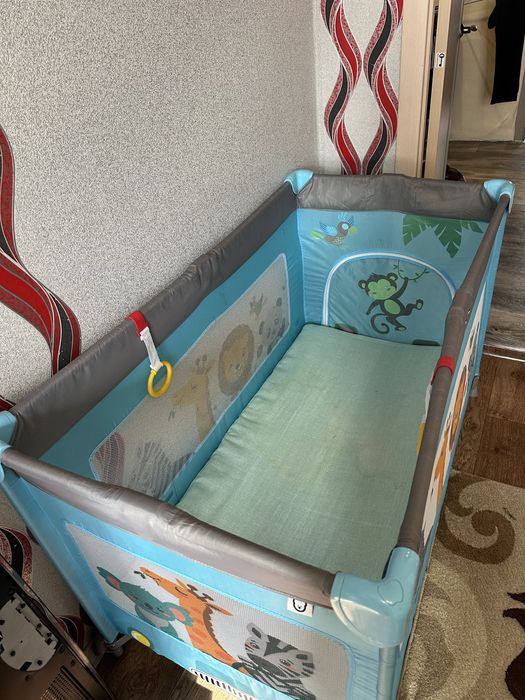 Манеж -кровать.