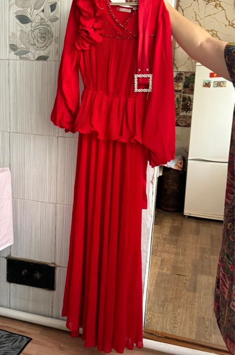 Продам платье новые один раз одевала