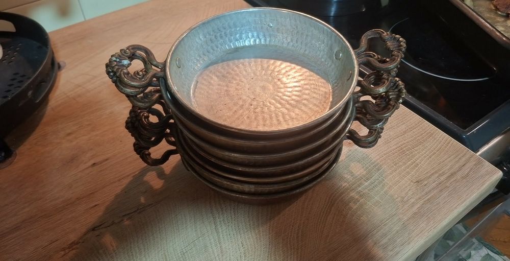 Седем медни тиганчета