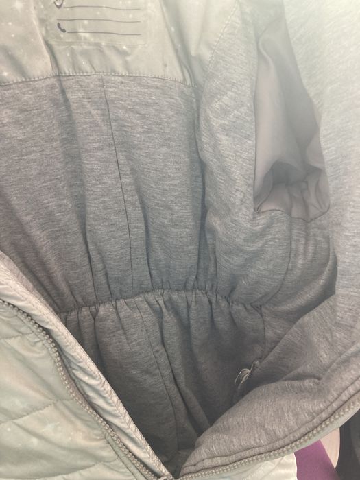 Продам зимний комбинезон на девочку