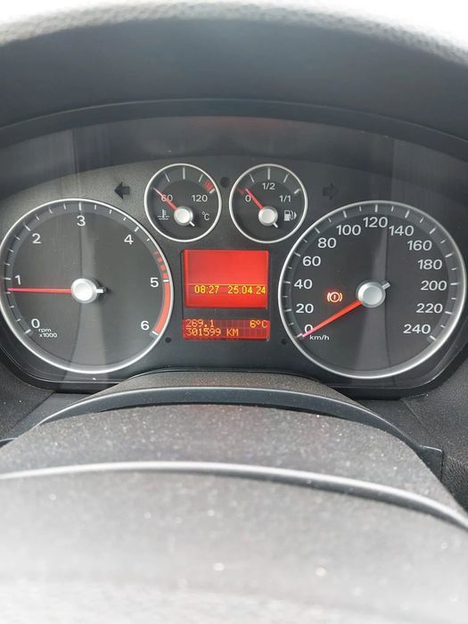 Dezmembrez Ford c-max