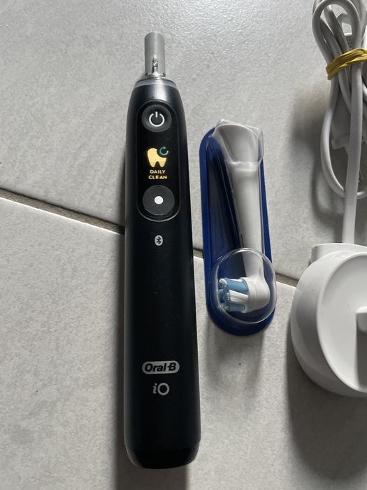 Periuta oral-b iO 9