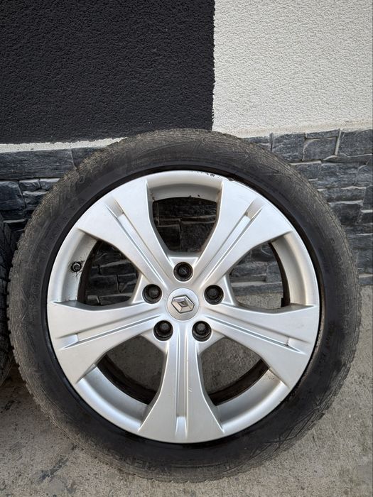 Roți Renault Megane 205/50 R17 Cauciucuri All Season în stare f bună