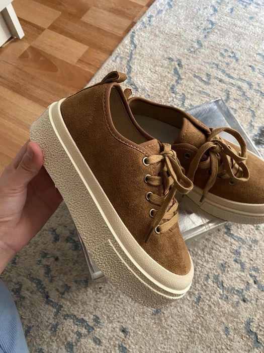 крассовка әдемі зор тұрады