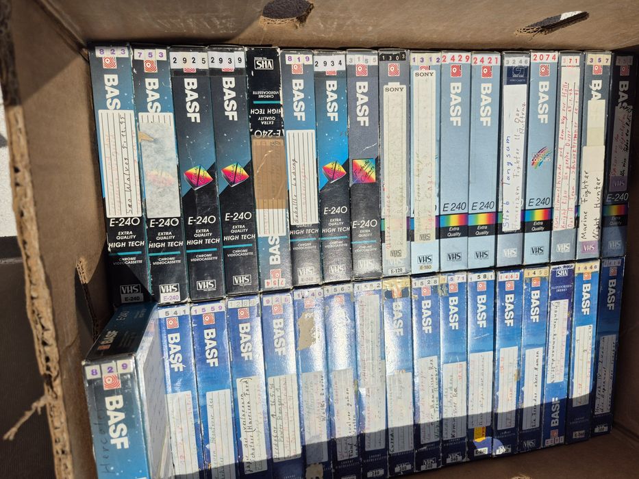 VAND Lot 60 casete video VHS Basf de 240 minute colectie de filme cu Crime
