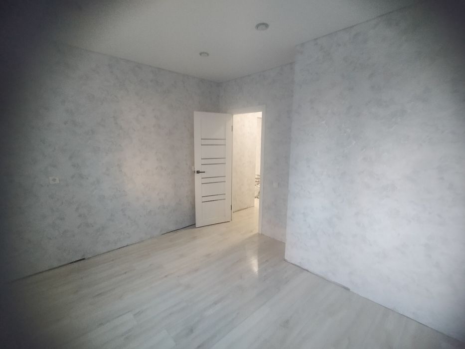 Поклейка обоев. Качественно