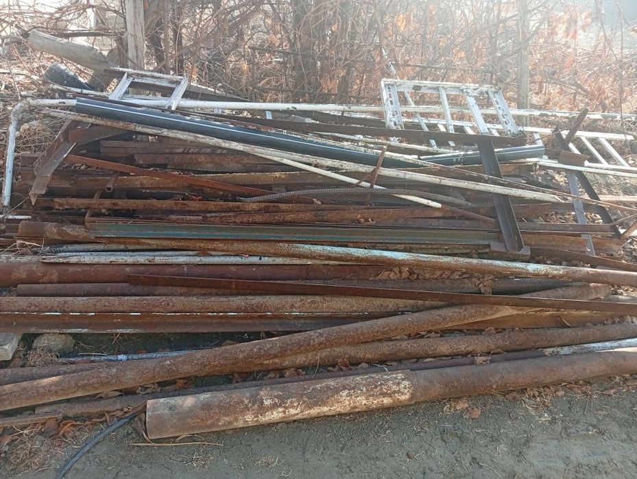 Б/у уголник сотилади