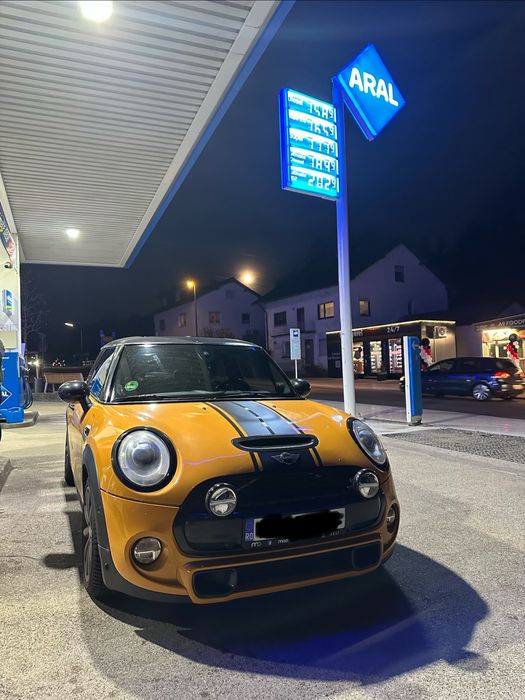 MINI Cooper S JCW Trim 2014 F56 Volcanic Orange