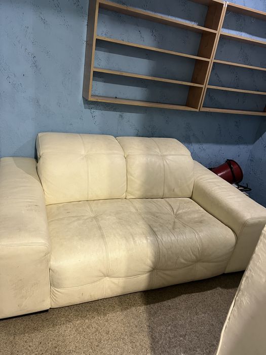 Диван б/у кожаннный