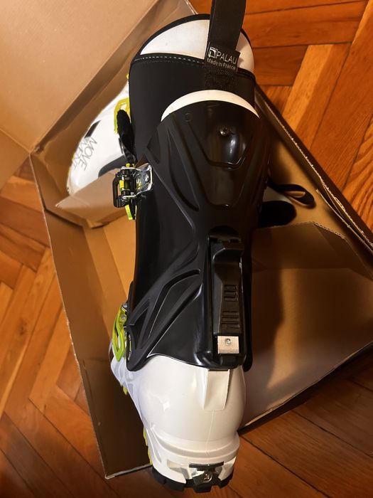 Clapari schi turã Movement