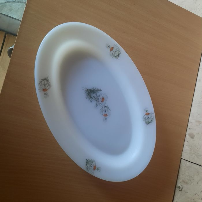 Platou oval din arcopal Franta