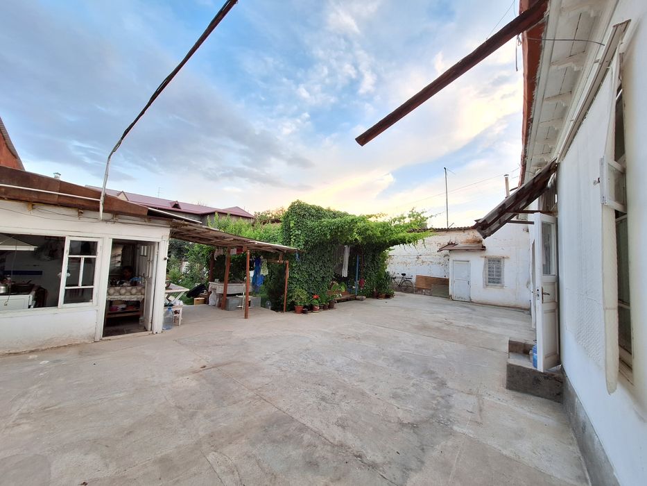 YER narxida HOVLI sotiladi