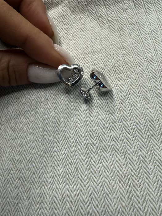 Обеци Happy Diamonds може да се проверят в Шопард София