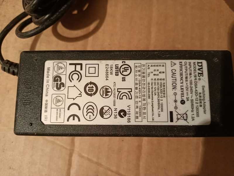 Блок питания "DVE" (DSA-42D-12).