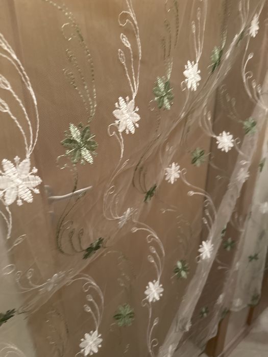 Тънки пердета с бродерия