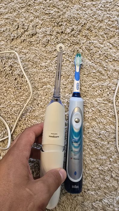 Pachet dush bucal si periuta electrica