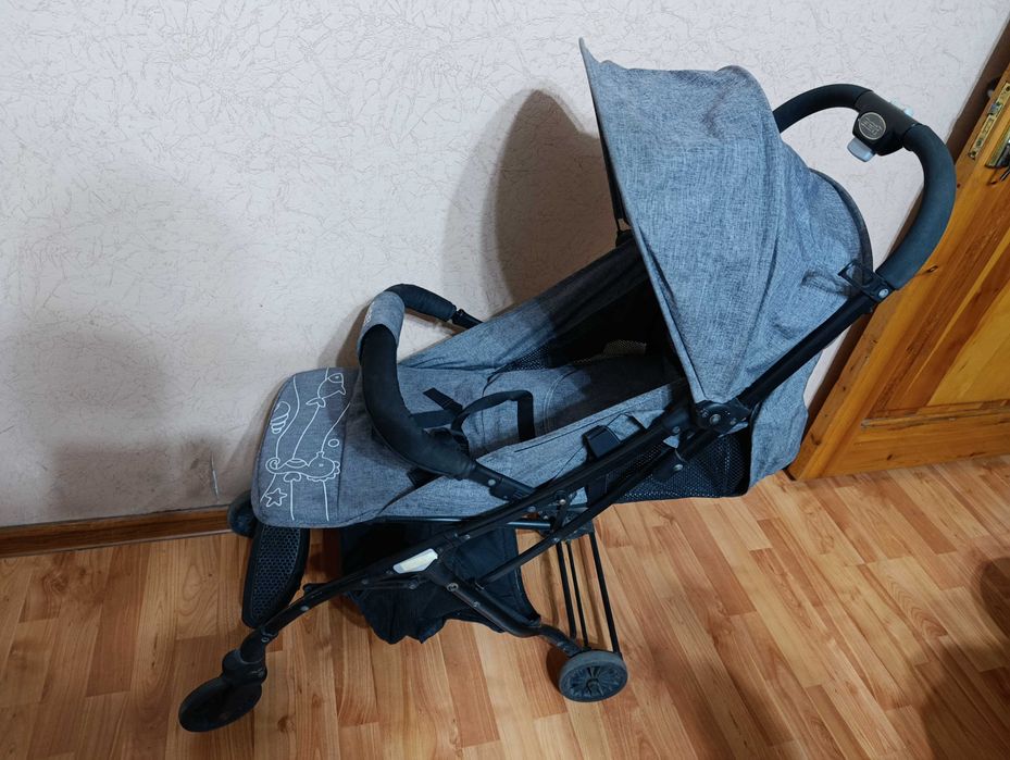 Продается прогулочная коляска- чемодан