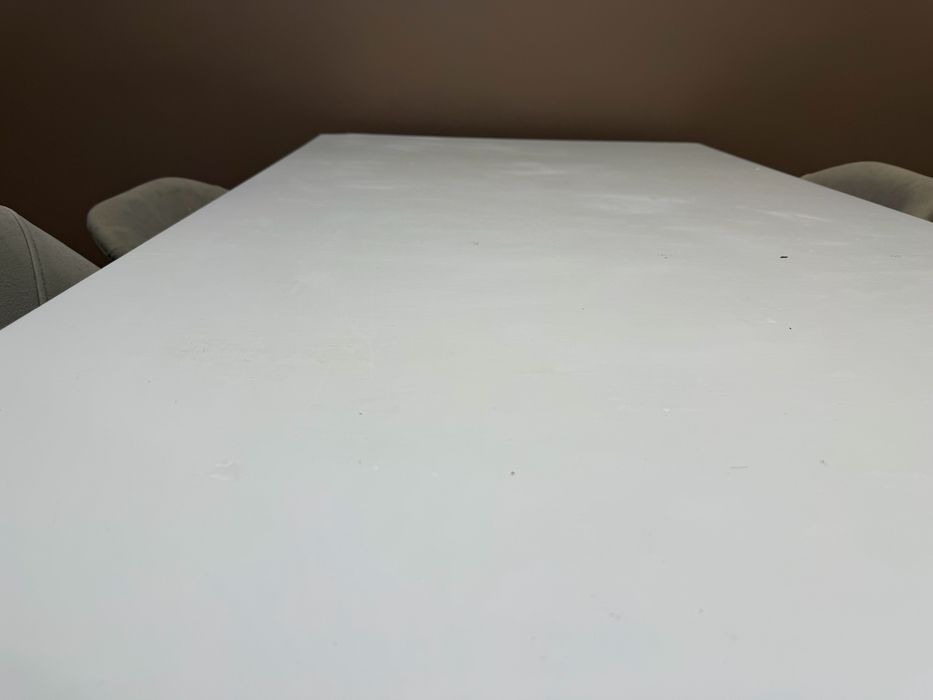 Кухонный стол и 5 стульев