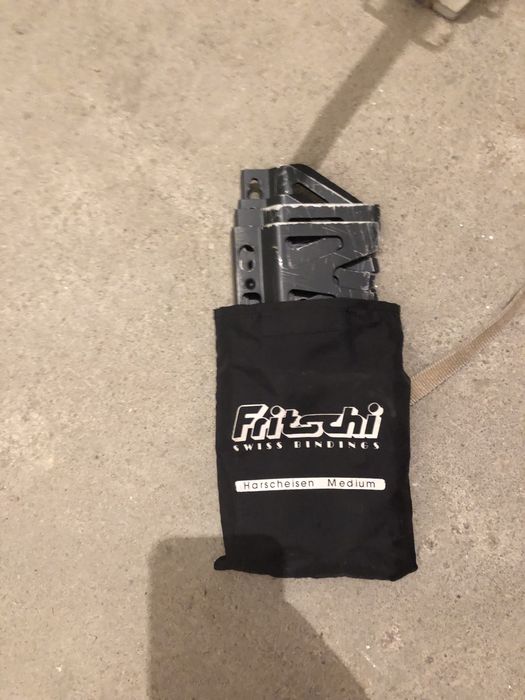 Каменарки, железни ски