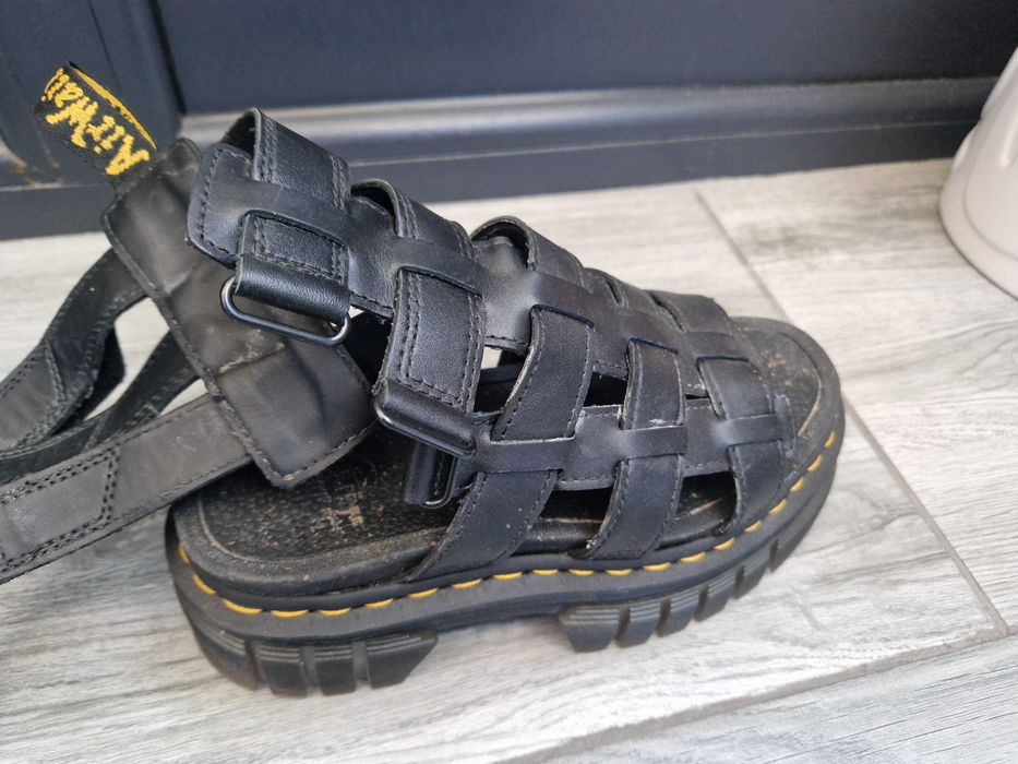 Sandale dr martens