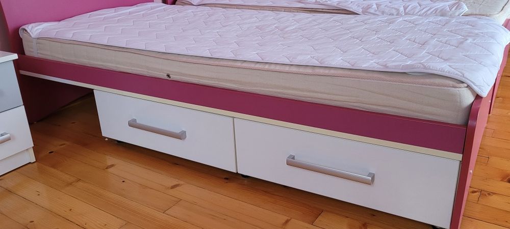 Mobilier cameră fete