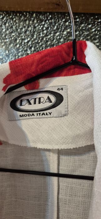 Costum de dama din 2 piese, marimea 44, alb cu model flori