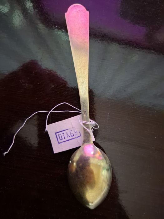 Kumush qoshiq sotiladi