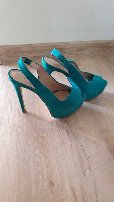 Дамски летни отворени обувки на платформа