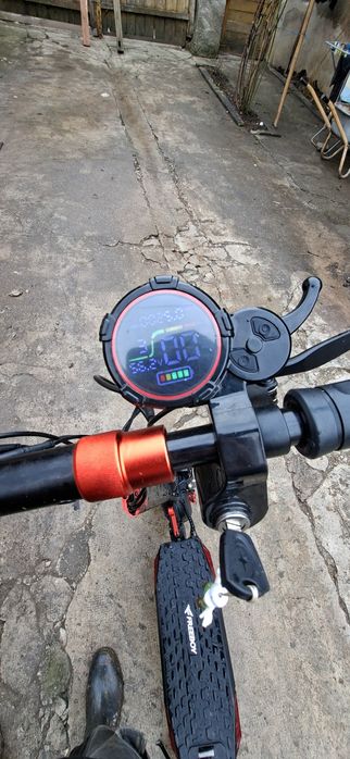 Vand Trotineta electrica sau schimb cu scuter