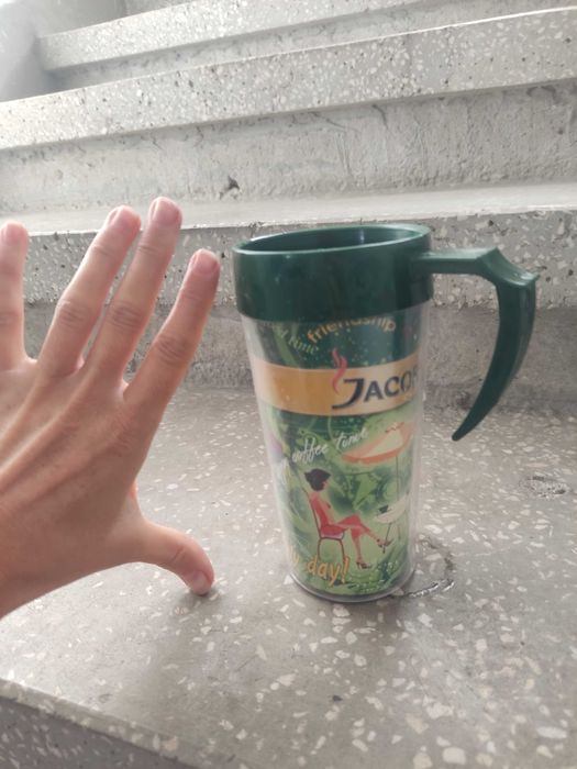 Пластмасова чаша за кафе Jacobs.