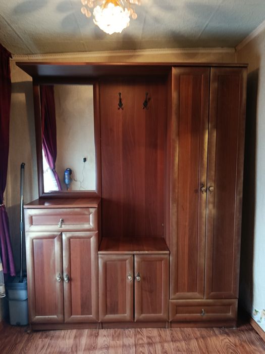 Продам хорошую прихожую