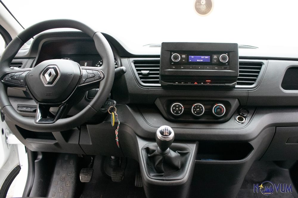 Vand Renault Trafic 8+1 2023**RATE**
