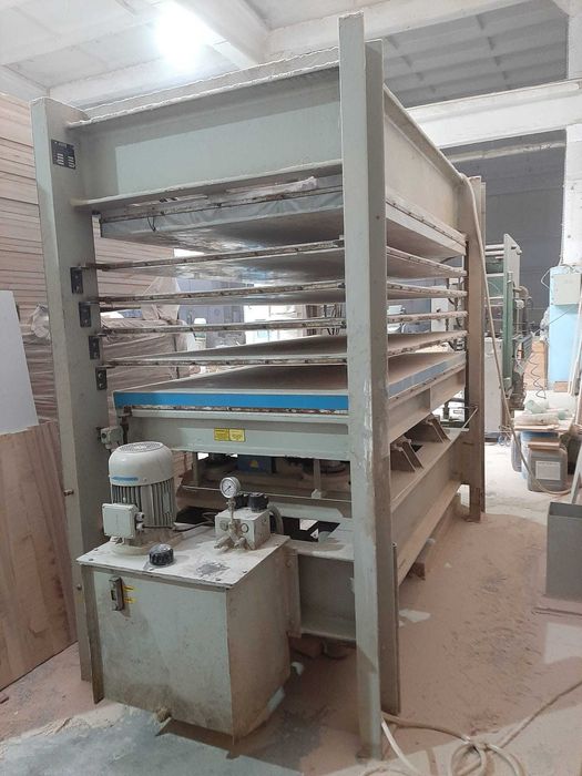 Presa furnir sau usi celulare