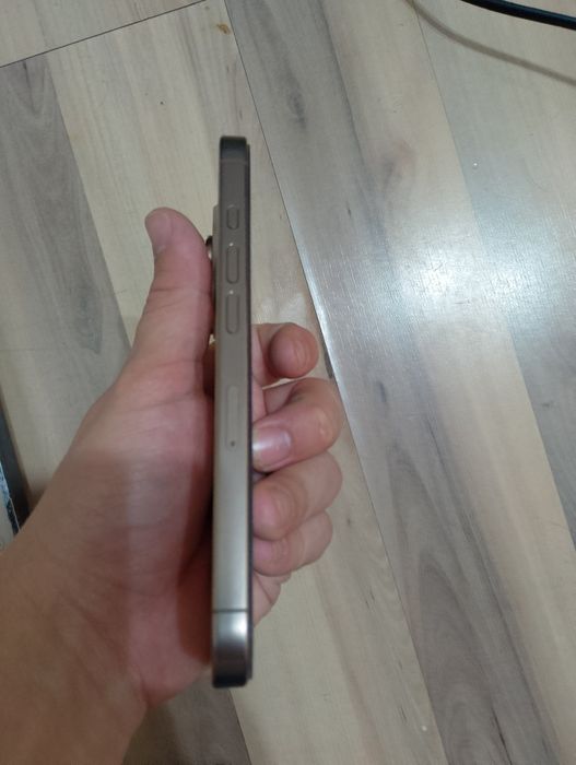 iPhone 16 pro  память 256гб